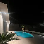 Luxury Jevaro - فيلة *