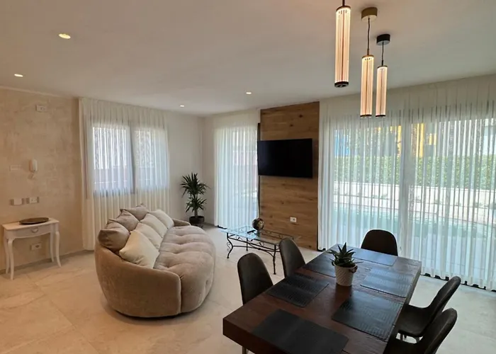 Luxury Jevaro -